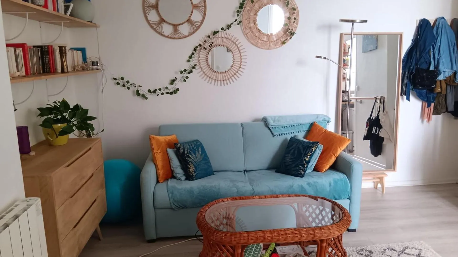 Апартаменты Quiet And Pleasant Love Cocoon Париж