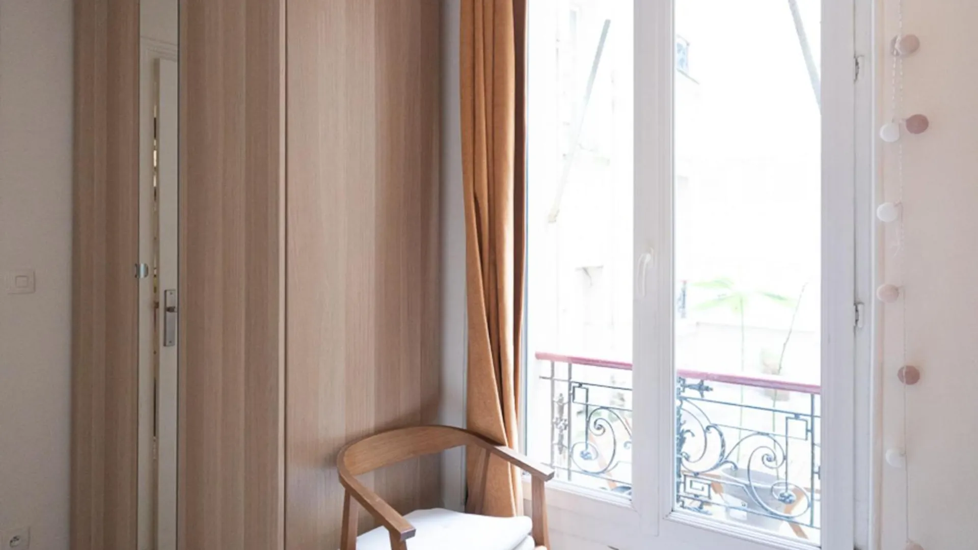 Quiet And Pleasant Love Cocoon Apartment Paris